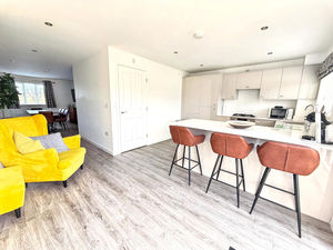 Kitchen- click for photo gallery